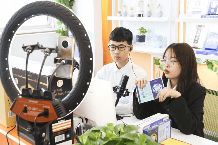 校企共贏 揭開新華電腦教育六大產(chǎn)教融合實訓基地神秘面紗