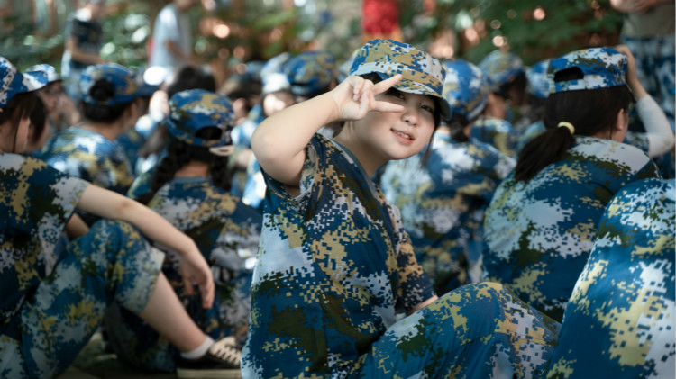 追夢(mèng)新華人|因?yàn)閴?mèng)想·光芒萬丈！