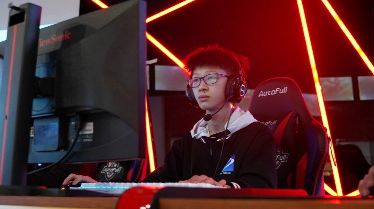 【男生必看】男生學(xué)什么技術(shù)夠酷夠炫夠掙錢？