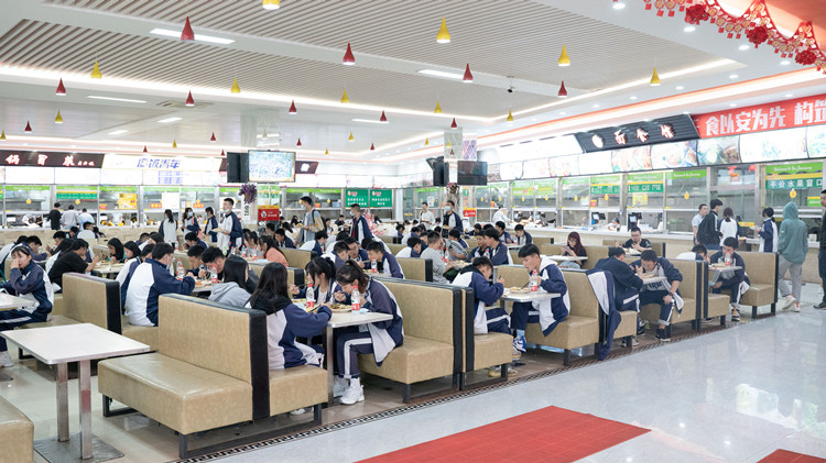 初中分流提前擇校，選擇新華實現(xiàn)彎道超車！