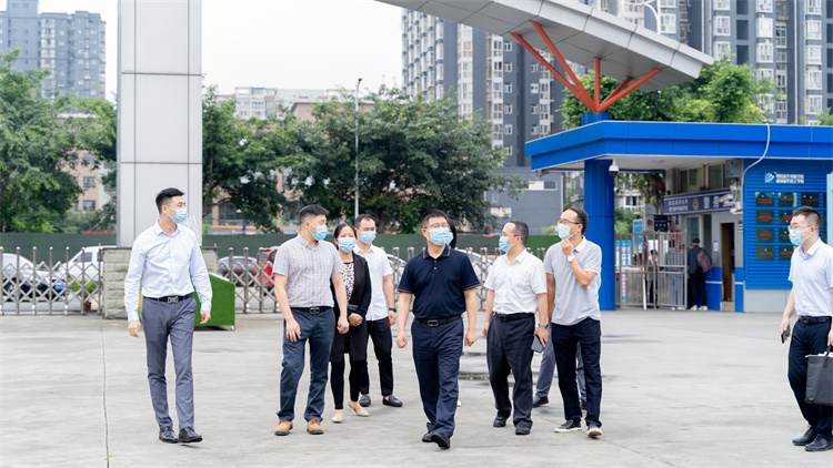 【中秋節(jié)的慰問(wèn)】熱烈歡迎雙流區(qū)政府領(lǐng)導(dǎo)蒞臨成都新華！