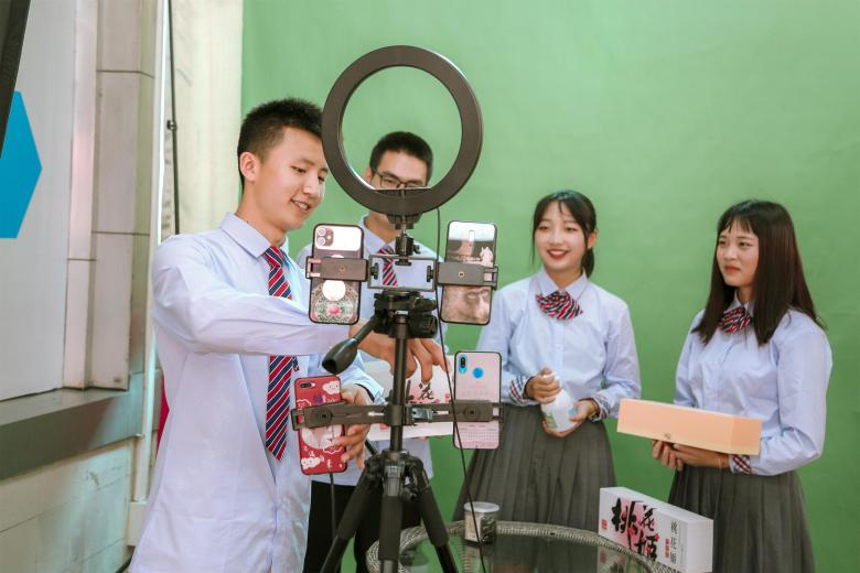 厲害了我的學(xué)姐！2021雙11直播PK龍虎榜