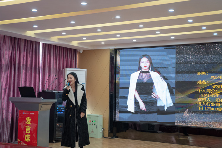 千企萬(wàn)崗進(jìn)校園，名企大咖新華行火熱進(jìn)行中……