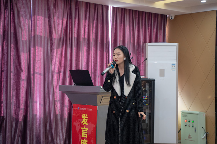 千企萬(wàn)崗進(jìn)校園，名企大咖新華行火熱進(jìn)行中……