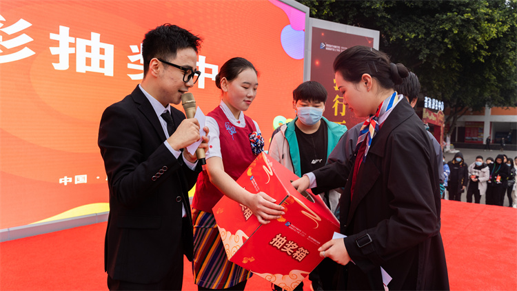 四川新華“雙十二”教育嘉年華系列活動火爆來襲?！