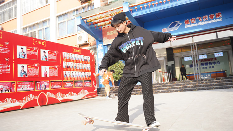 超“燃”運(yùn)動會！成都新華冬季運(yùn)動會“圖”擊現(xiàn)場！