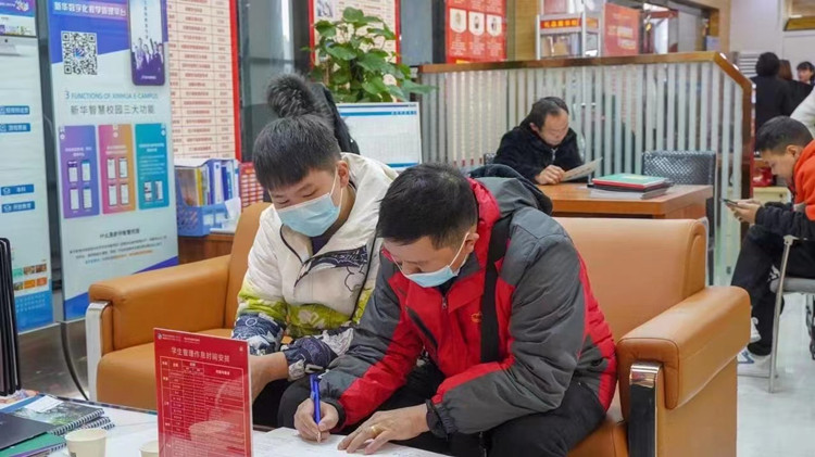 為什么總勸你來校實地考察？好學校不怕比較！