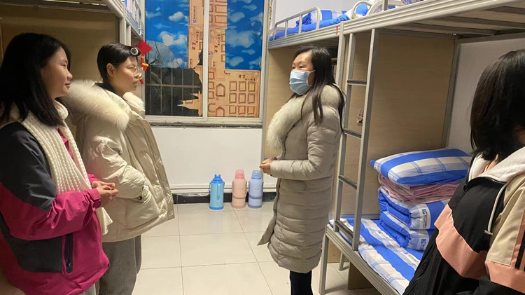 心系新生 關(guān)心慰問|校領(lǐng)導(dǎo)走訪慰問2022級(jí)新生