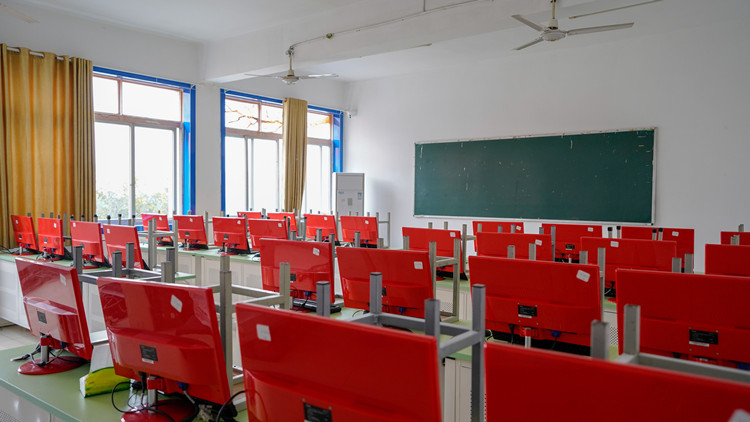 成都新華高級技工學(xué)校升格儀式即啟幕！優(yōu)勢有哪些？