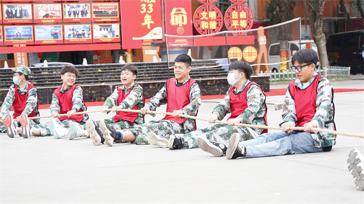 超然！新生軍訓(xùn)——團(tuán)隊(duì)訓(xùn)練賽