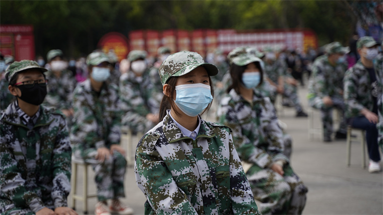 新起點(diǎn)再出發(fā)|成都新華高級(jí)技工學(xué)校升格揭牌儀式盛大啟幕！