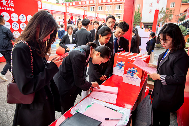 職教新政策，讓新華的職教模式火了