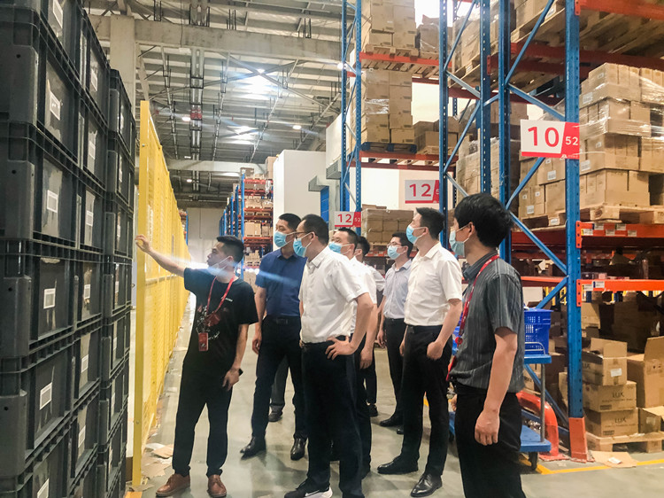 新華學(xué)子赴京東實習(xí)，實地感受工作魅力