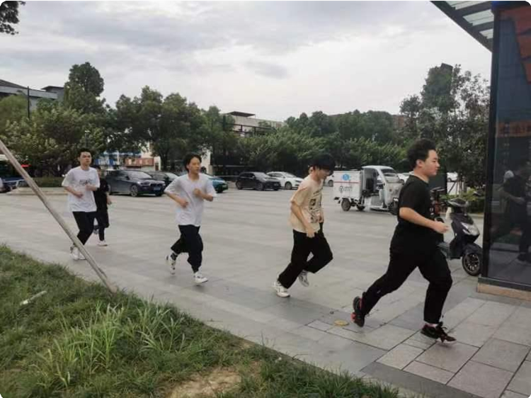 新華互聯(lián)網(wǎng)科技2022電競青訓(xùn)營正式開營！