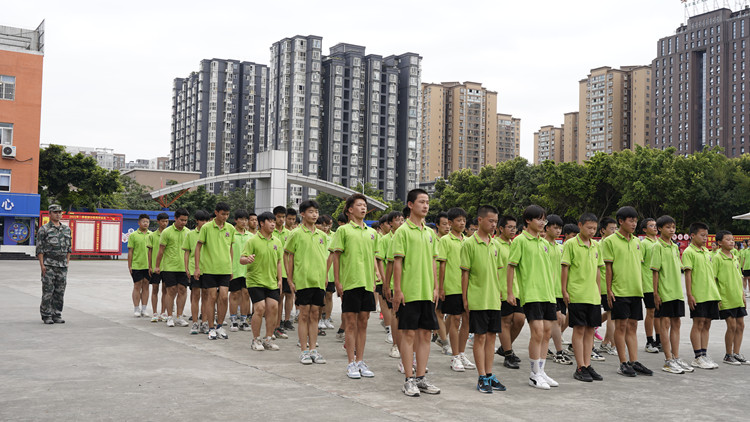 迷彩青春|2022級秋季素質(zhì)拓展匯報表演完美閉幕