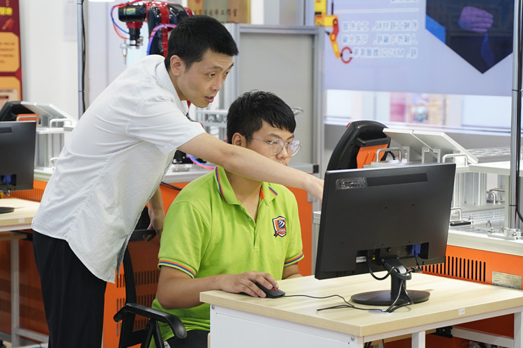 開學季，新華有話對你說......