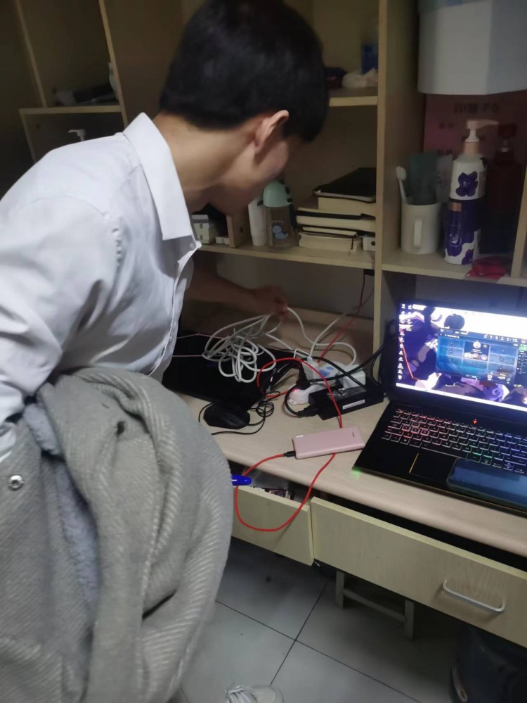 筑牢安全防線，建設(shè)新華校園