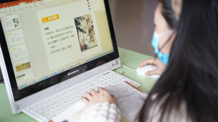 細(xì)磨琢新玉 時艱展風(fēng)采