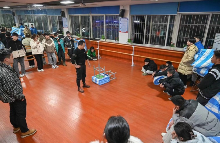 乘風(fēng)遠(yuǎn)航啟新程，春華秋實(shí)繪藍(lán)圖