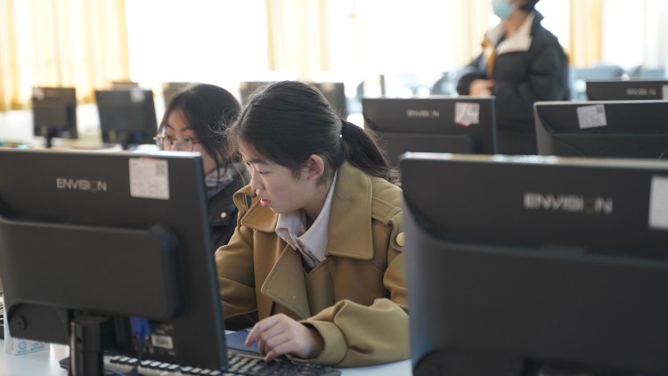 乘風(fēng)遠(yuǎn)航啟新程，春華秋實(shí)繪藍(lán)圖