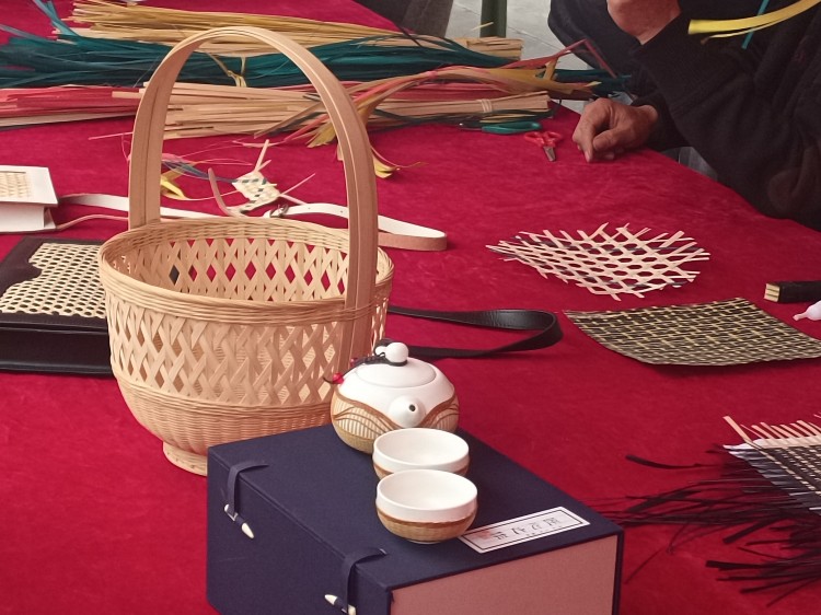 卯兔接福鬧元宵，遺風(fēng)佳韻匯佳節(jié)