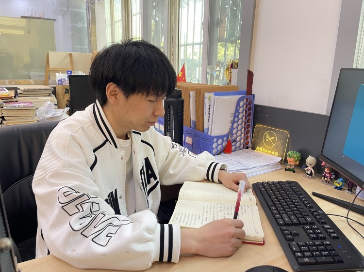 新華90后老師這樣說：不以規(guī)矩，不成方圓