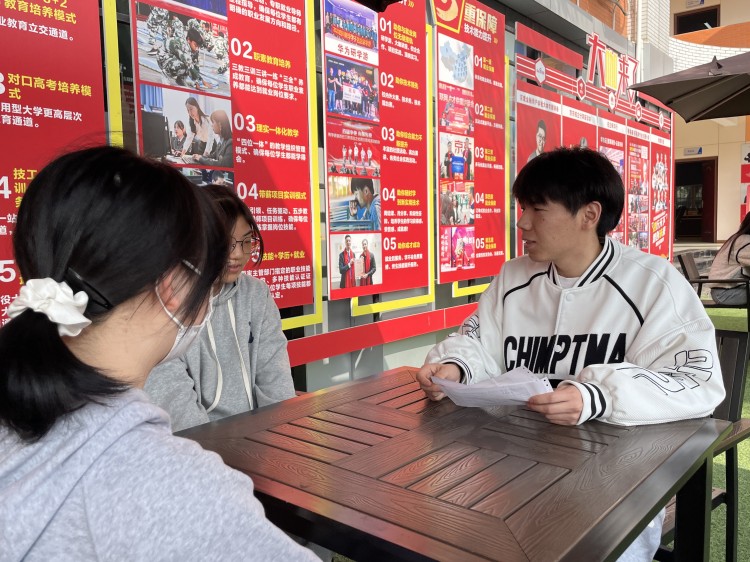 新華90后老師這樣說：不以規(guī)矩，不成方圓