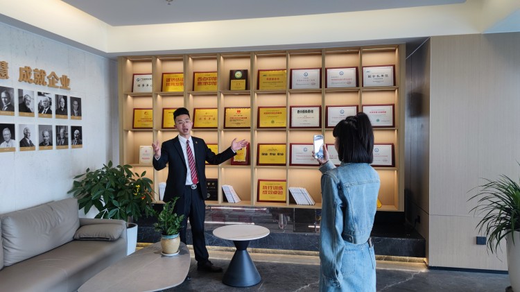 校企共建暖人心，多舉并行見真情