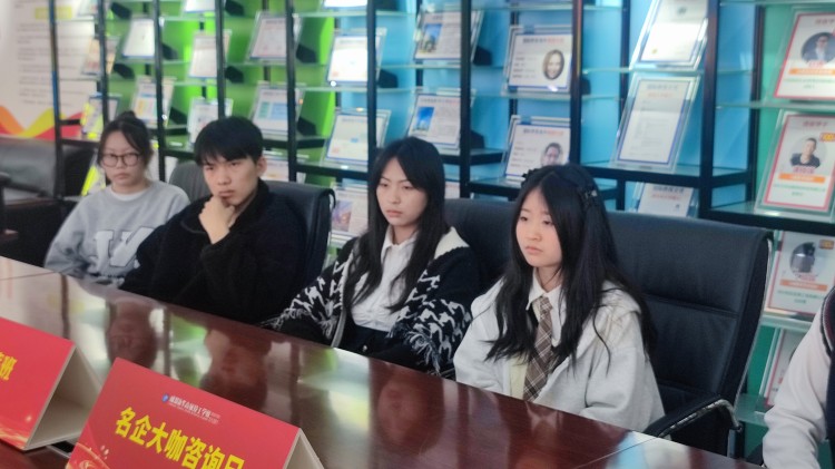 校企共建暖人心，多舉并行見真情