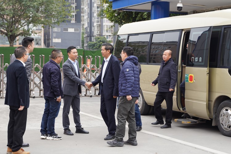 調(diào)研促發(fā)展，攜手育青苗