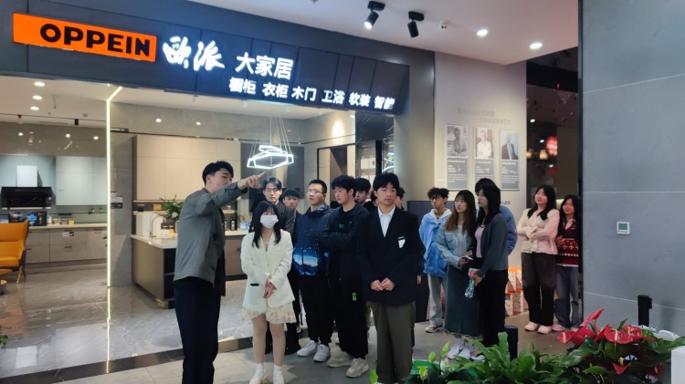 萬生進(jìn)千企、百家進(jìn)校園