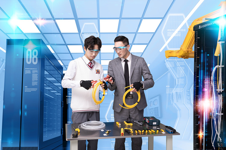 【解讀新華“三查三評(píng)”】學(xué)生學(xué)習(xí)為核心，綜合素質(zhì)齊發(fā)展