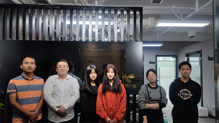 心系學子每一步，就業(yè)回訪送真情