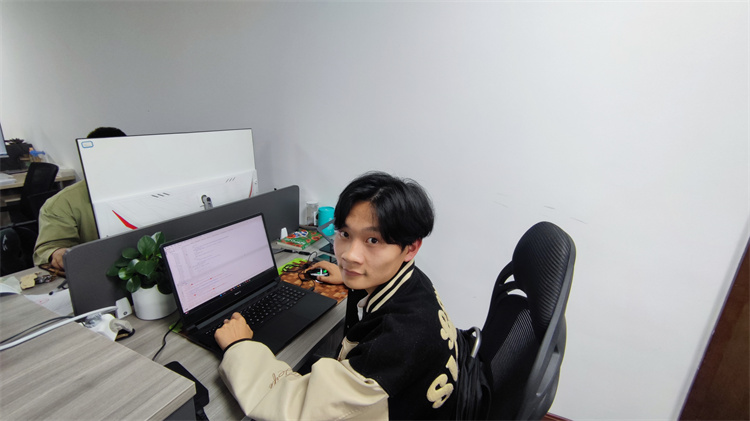 心系學子每一步，就業(yè)回訪送真情