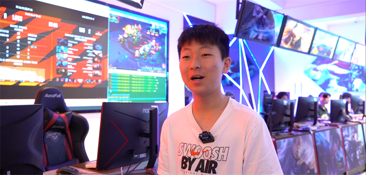 新生故事|馬好駿:眼里有夢想光芒的電競男孩