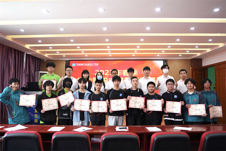 凝心聚力，收獲碩果|成都新華畢業(yè)階段答辯圓滿禮成