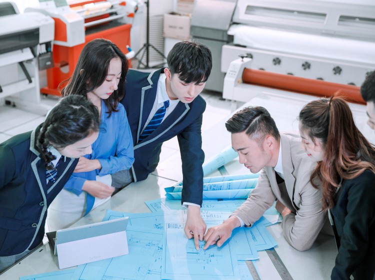 高中沒(méi)畢業(yè)，成都哪家學(xué)校好？