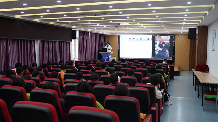 軍訓(xùn)后開學(xué)第一周，一起來看活力滿滿的大家