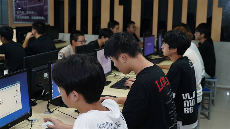 軍訓(xùn)后開學(xué)第一周，一起來看活力滿滿的大家