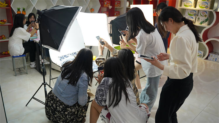 軍訓(xùn)后開學(xué)第一周，一起來看活力滿滿的大家