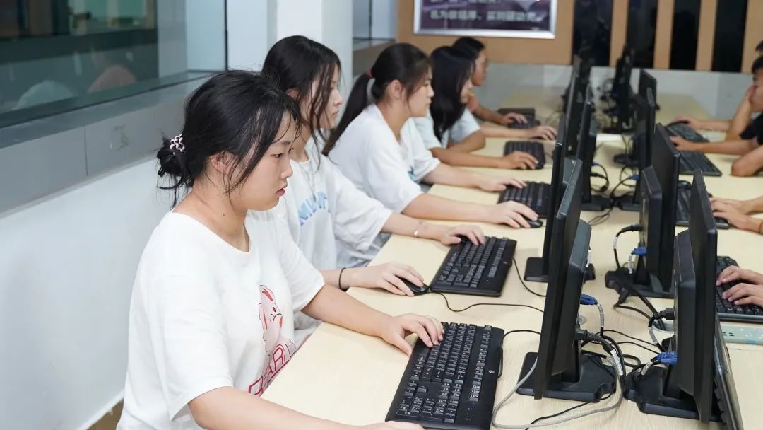 如何高薪就業(yè)？有哪些行業(yè)值得推薦？