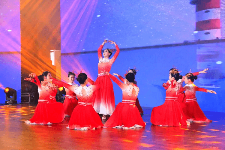 邀請賽在我校圓滿閉幕，新華學(xué)子勇奪佳績