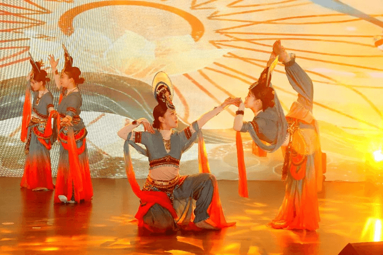 邀請賽在我校圓滿閉幕，新華學(xué)子勇奪佳績