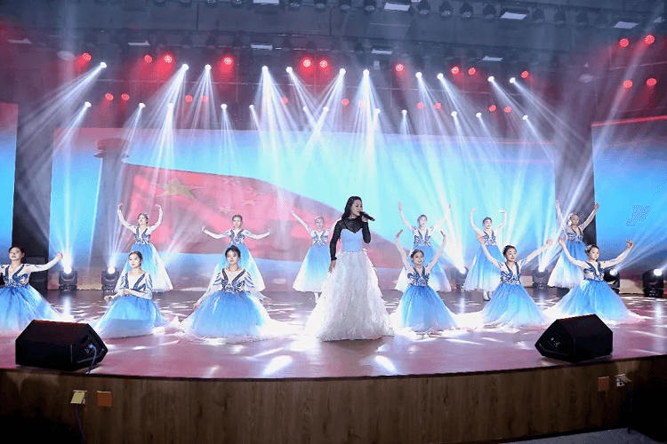 邀請賽在我校圓滿閉幕，新華學(xué)子勇奪佳績