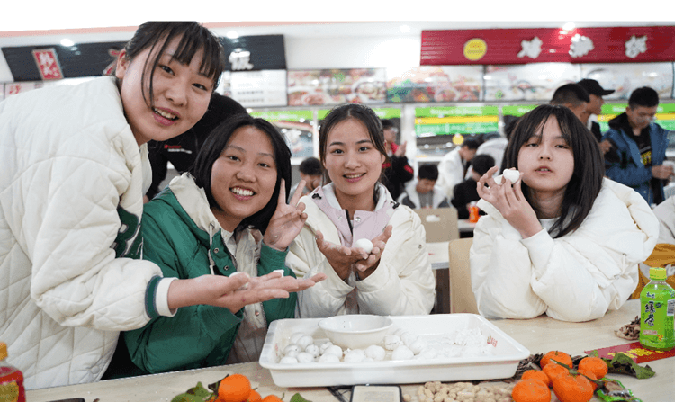 猜燈謎、游園會、舞獅…成都新華邀你來歡度元宵