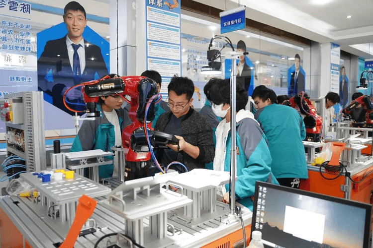 初高中擇校咨詢會，專家坐鎮(zhèn)，精準答疑