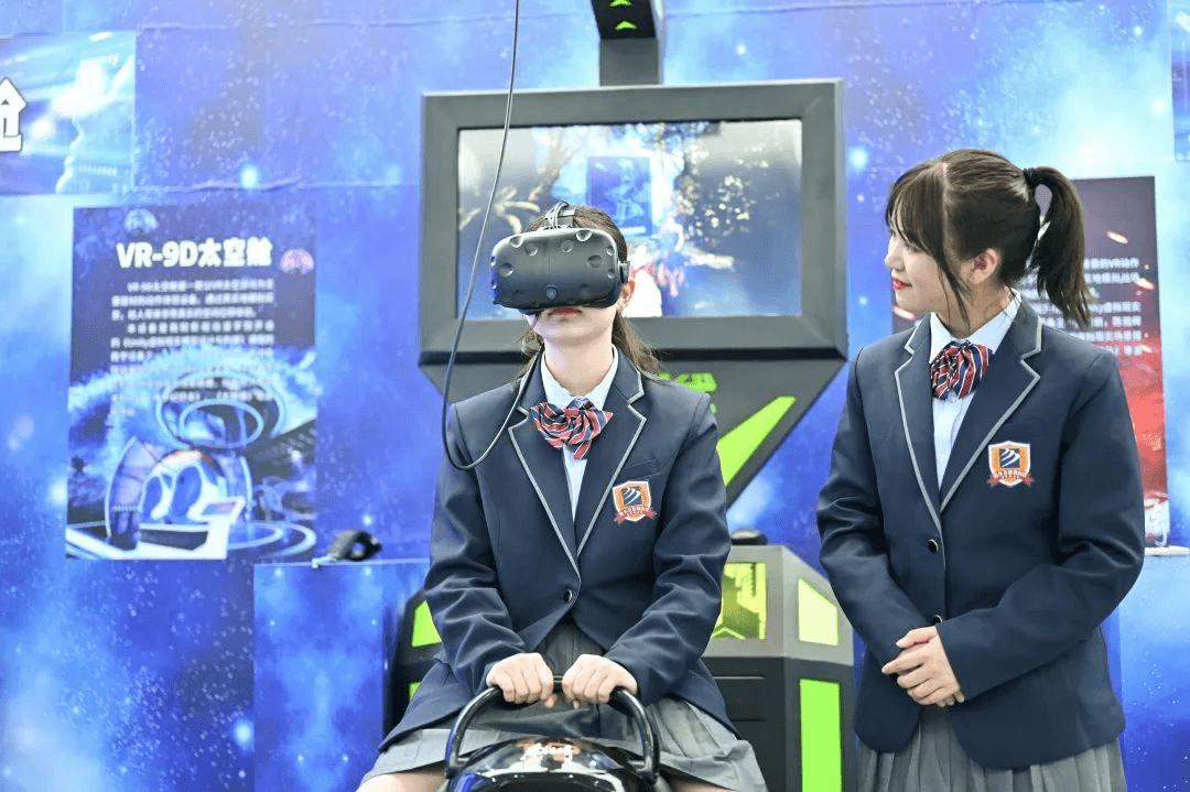 成都新華高級技工學(xué)校2024年夏秋季招生簡章