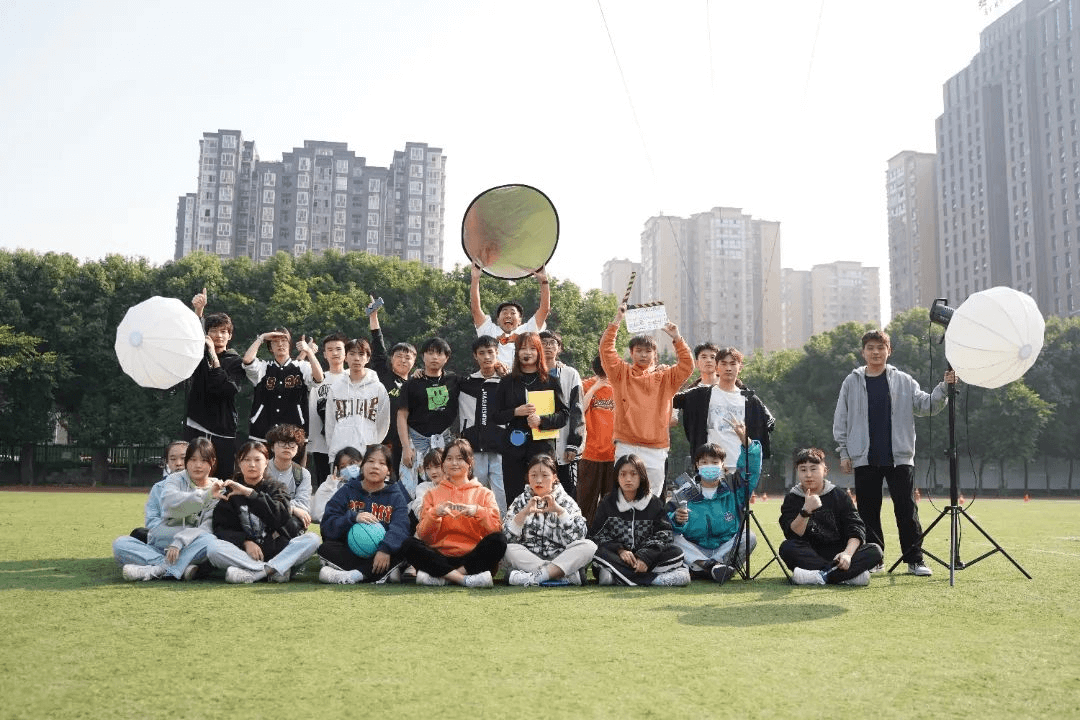 成都新華高級技工學(xué)校2024年夏秋季招生簡章