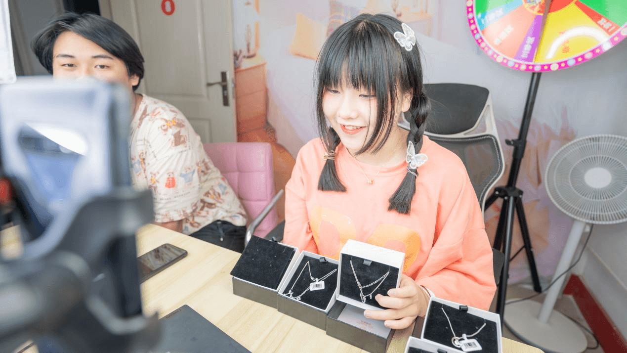 成都新華高級技工學(xué)校2024年夏秋季招生簡章