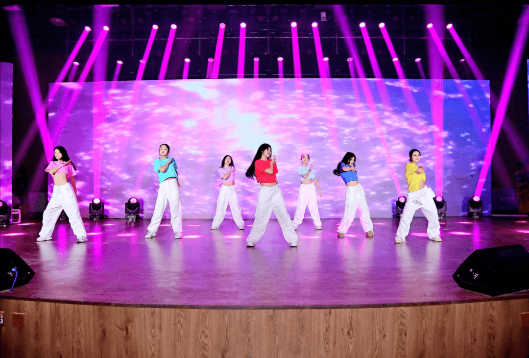 成都新華高級技工學(xué)校2024年夏秋季招生簡章